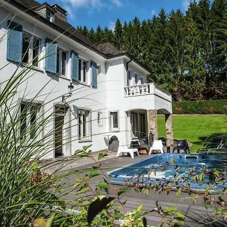 펜션 Luxurious Countryside With Garden *