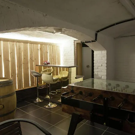 Luxurious Countryside With Garden * 말메디