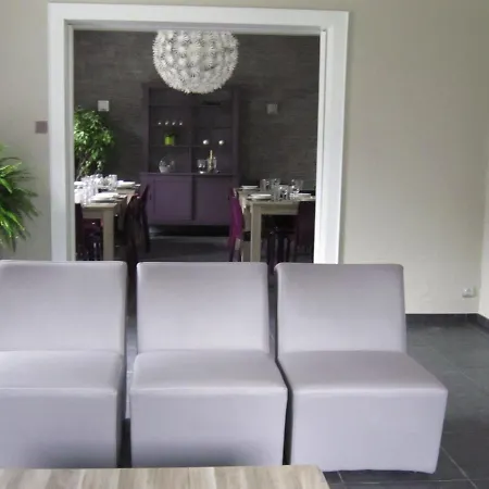 בית נופש Luxurious Countryside With Garden *