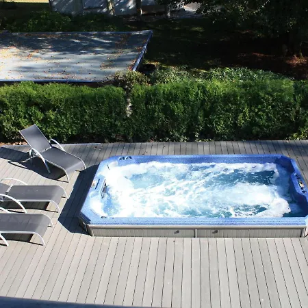 Luxurious Countryside With Garden *