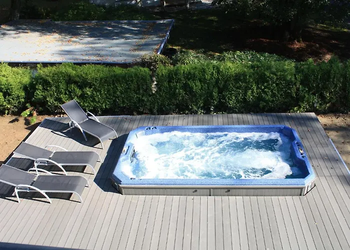 Luxurious Countryside With Garden *